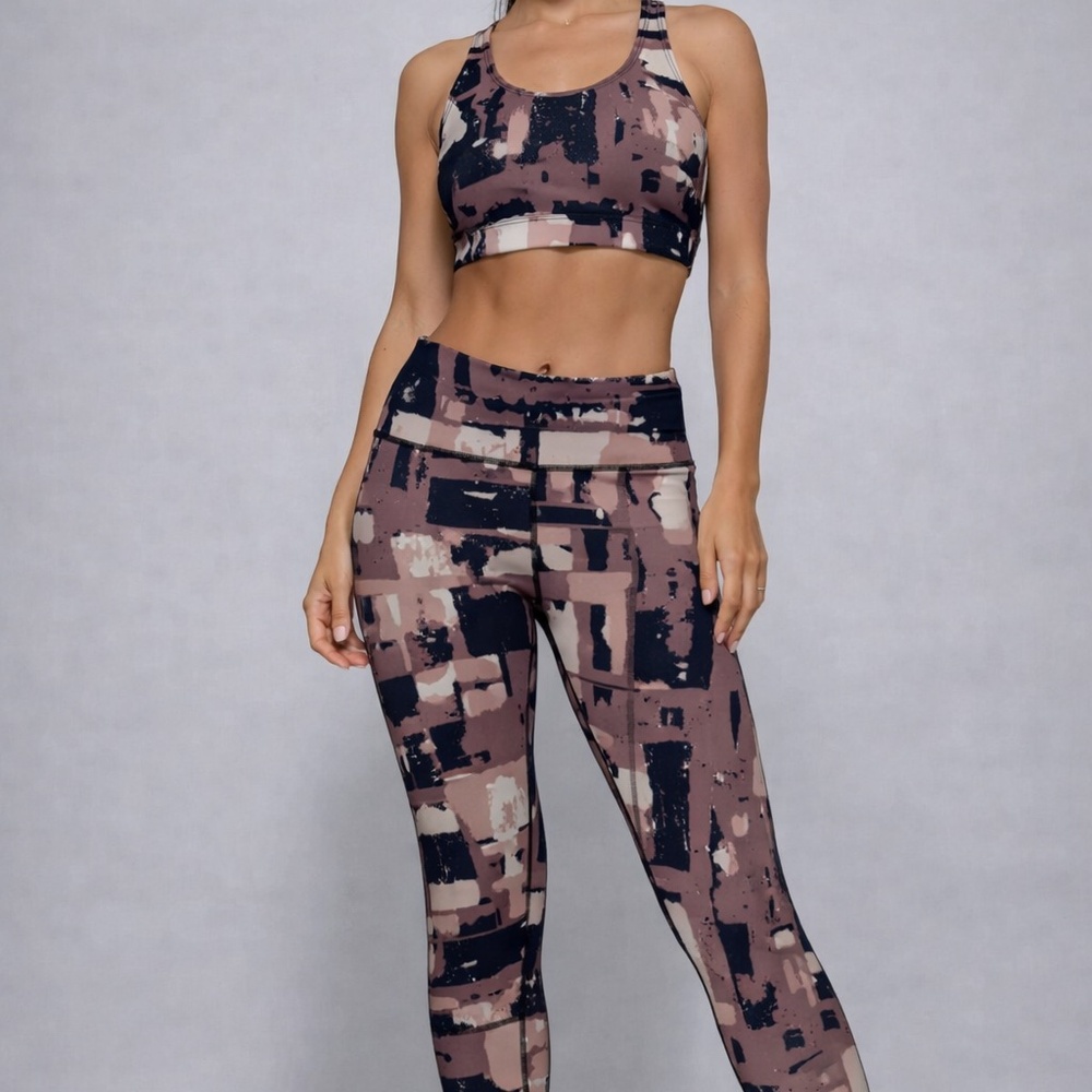 Chic & Supportive Two-Piece Activewear Set ✨